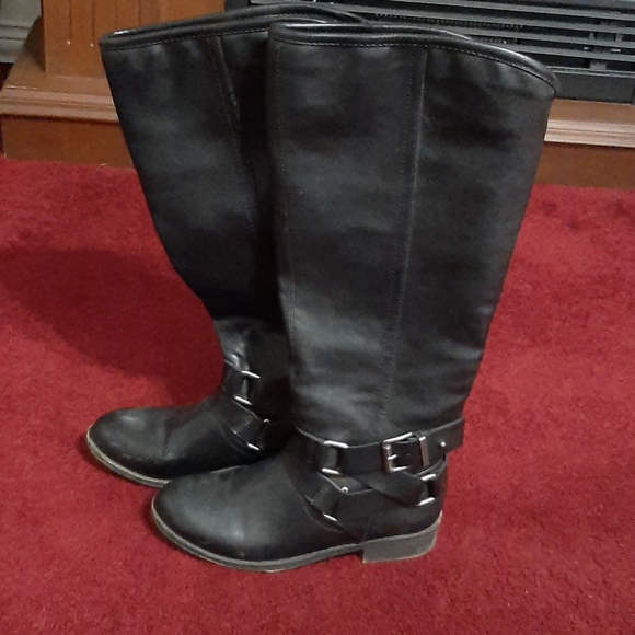 Boots - Picture 3 of 4
